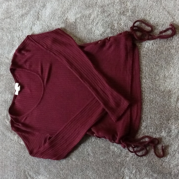 Sun & Shadow Tops - Sun and Shadow rib knit burgundy lightweight top with side laces